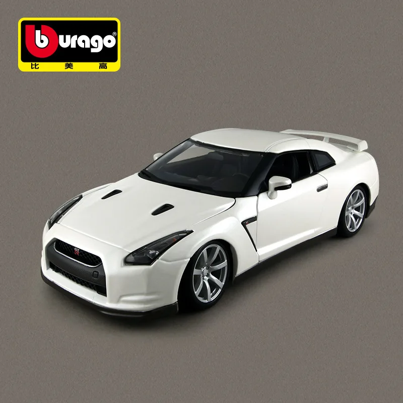 

Hot selling new 1:18 Nissan GTR simulation alloy car model boy birthday gift collectible ornament