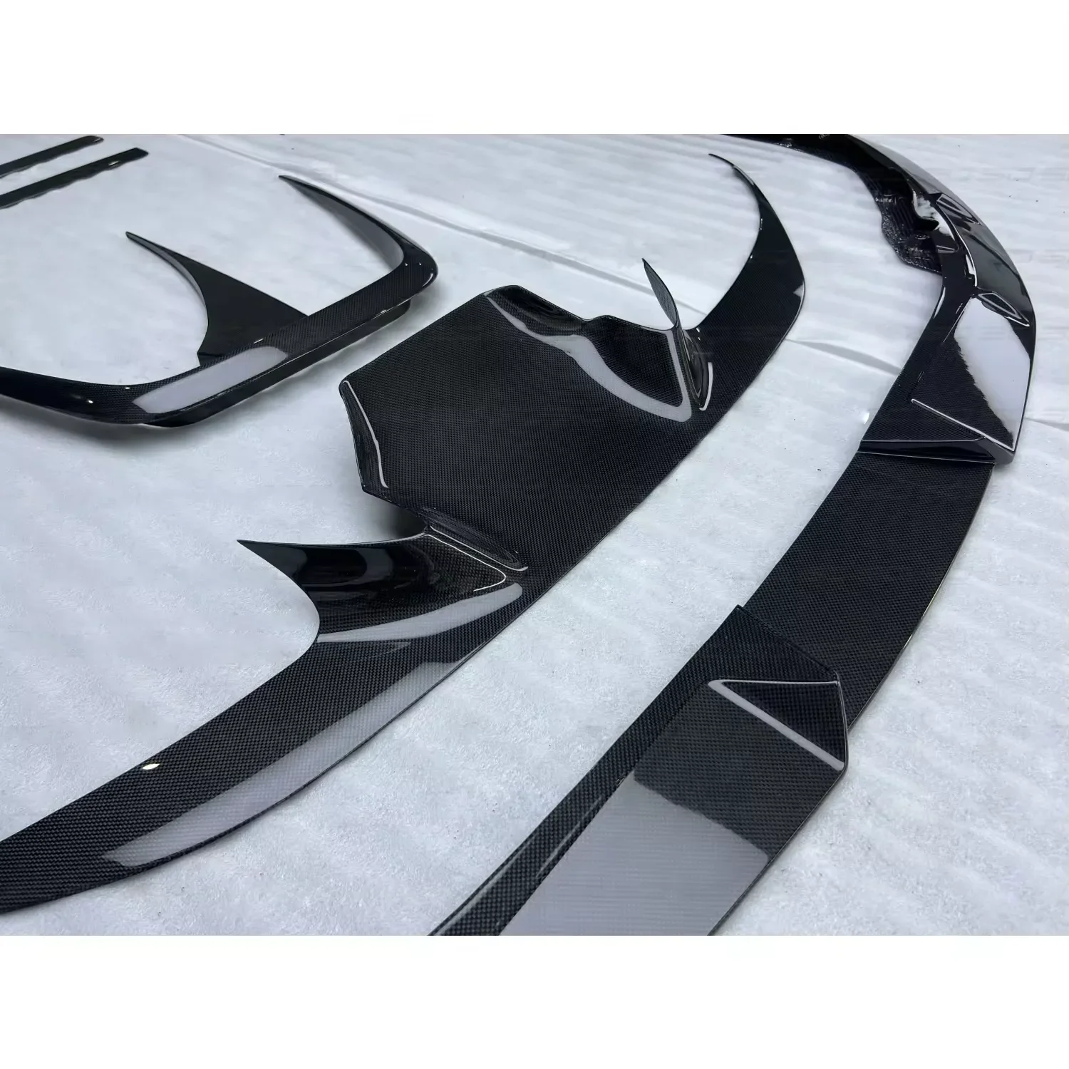 حار بيع ألياف الكربون الجافة M نمط مجموعة كاملة مجموعات الجسم الإعداد المثالي لفيراري F8