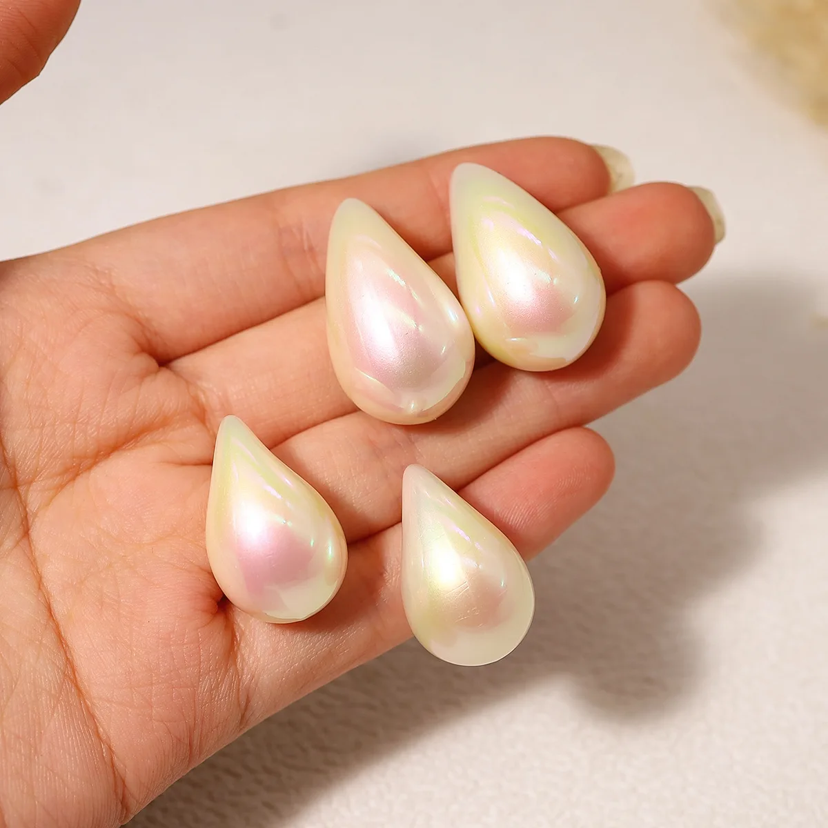 Kshmir 2024 New Arrival White Acrylic Water Drop Earring for Women Chubby Elegant Charm Vintage Jewelry Gift Girls