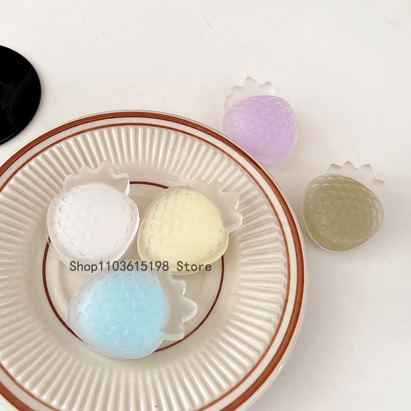 

Корейский милый 3D двухцветный кронштейн с клубникой Griptok для iPhone 16, универсальные аксессуары для телефонов Samsung, держатель для телефона, ручка-подставка Tok