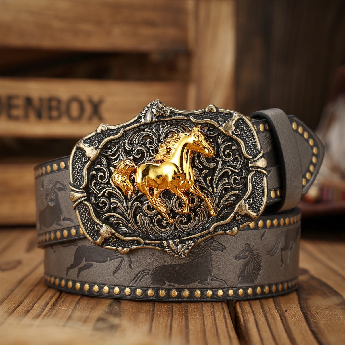 Ein Unisex-Gürtel im Western-Stil mit Vintage-Metallschnallen, strapazierfähigem PU-Leder und einem modernen Modeaccessoire für Cowboys. – Detail 4