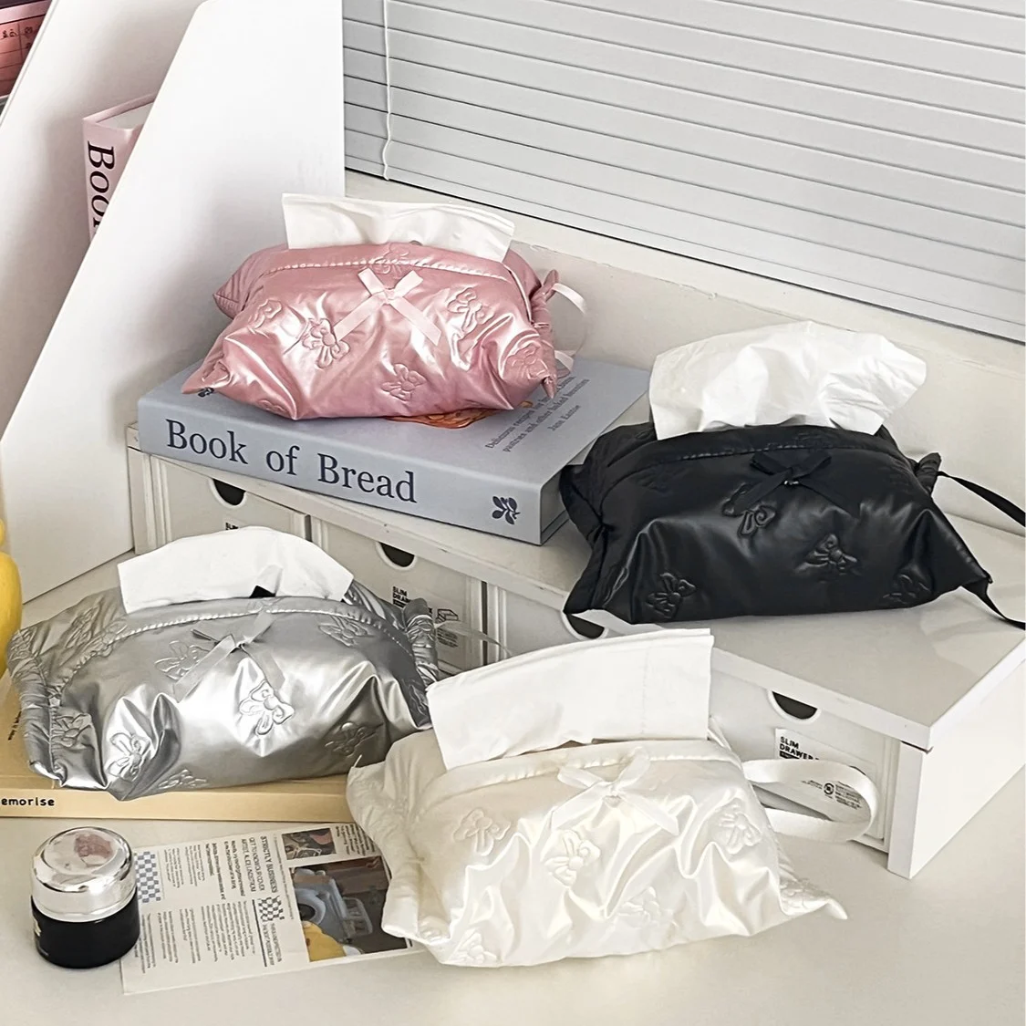 Boîte à mouchoirs pour voiture YT matelassée, imperméable, portable et suspendable, avec un design à nœud, style ins, haute valeur esthétique