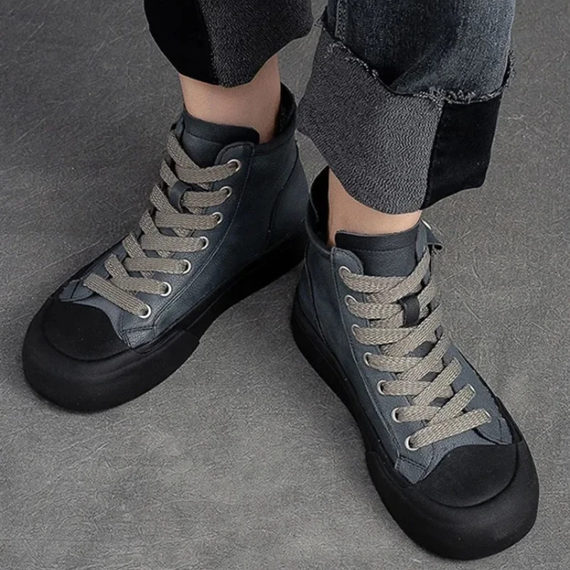 2025 لينة وحيد عالية أعلى أحذية النساء الطبقة العليا جلد البقر عودة زيبر مجلس أحذية قصيرة أنبوب أحذية رياضية أفخم الأحذية في الهواء الطلق