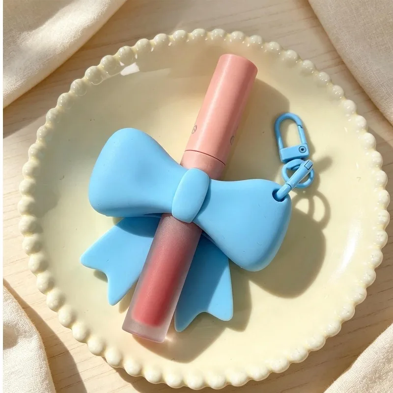 Clip‑on Silicone Lip Balm Holder Keychain Portable Lip Gloss Tube Bracket Stand Sweet 3d Lipstick Storage Key Ring Accessory view 4