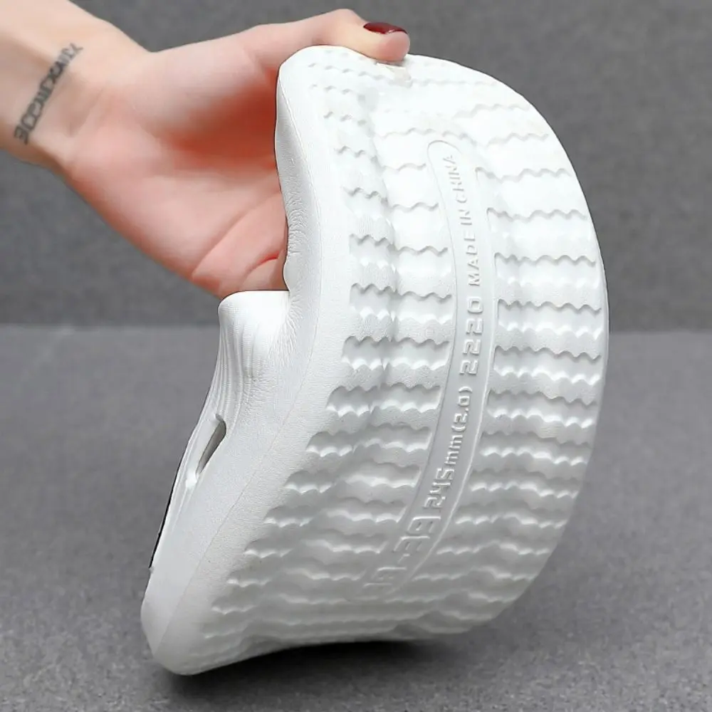 عارضة الكرتون الدب منصة النعال النساء لينة وحيد المضادة للانزلاق الصنادل إيفا أحذية الشاطئ النعال للرجال دش