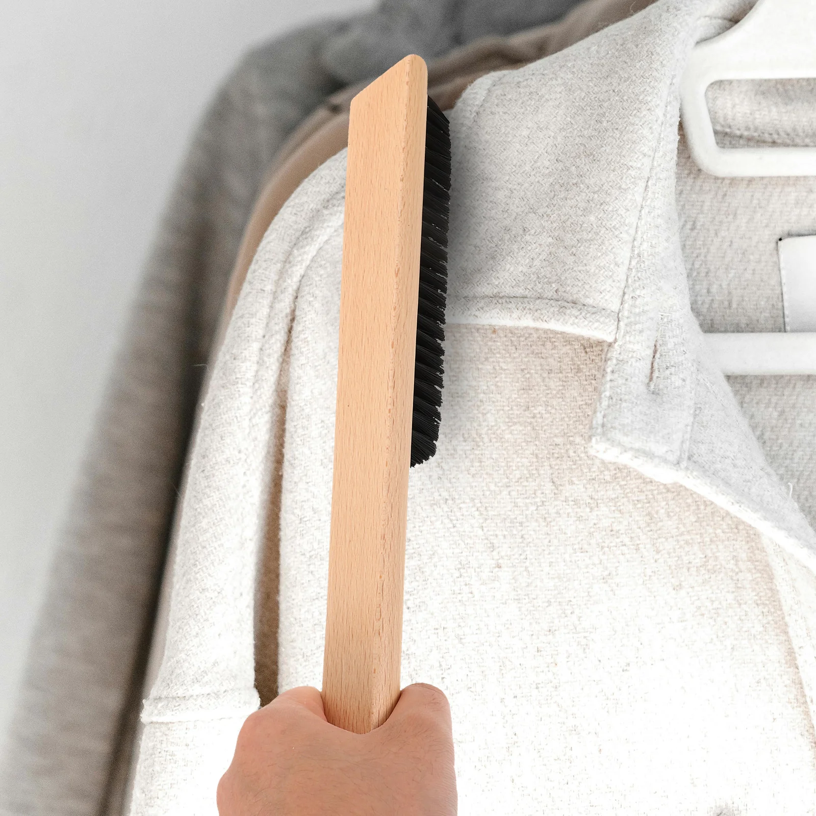 

Clothing Coat Brush Cleaning Brushes Household Wooden Detangling Laundry Stains Lint Remover Travel Woolen Coats Blankets Safe
