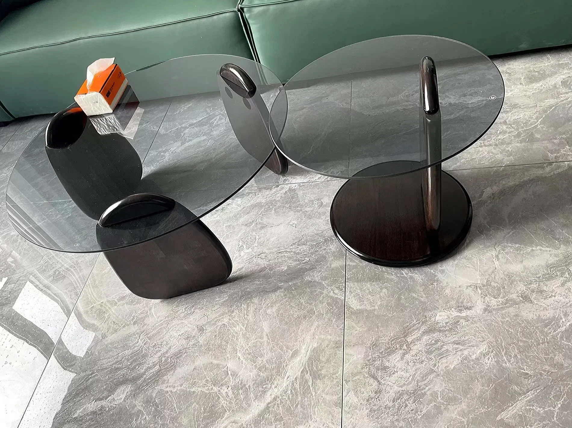 

Light Luxury Italian Living Room Home Coffee Table Simple Modern Coffee Table Creative Round Combination Glass Coffee