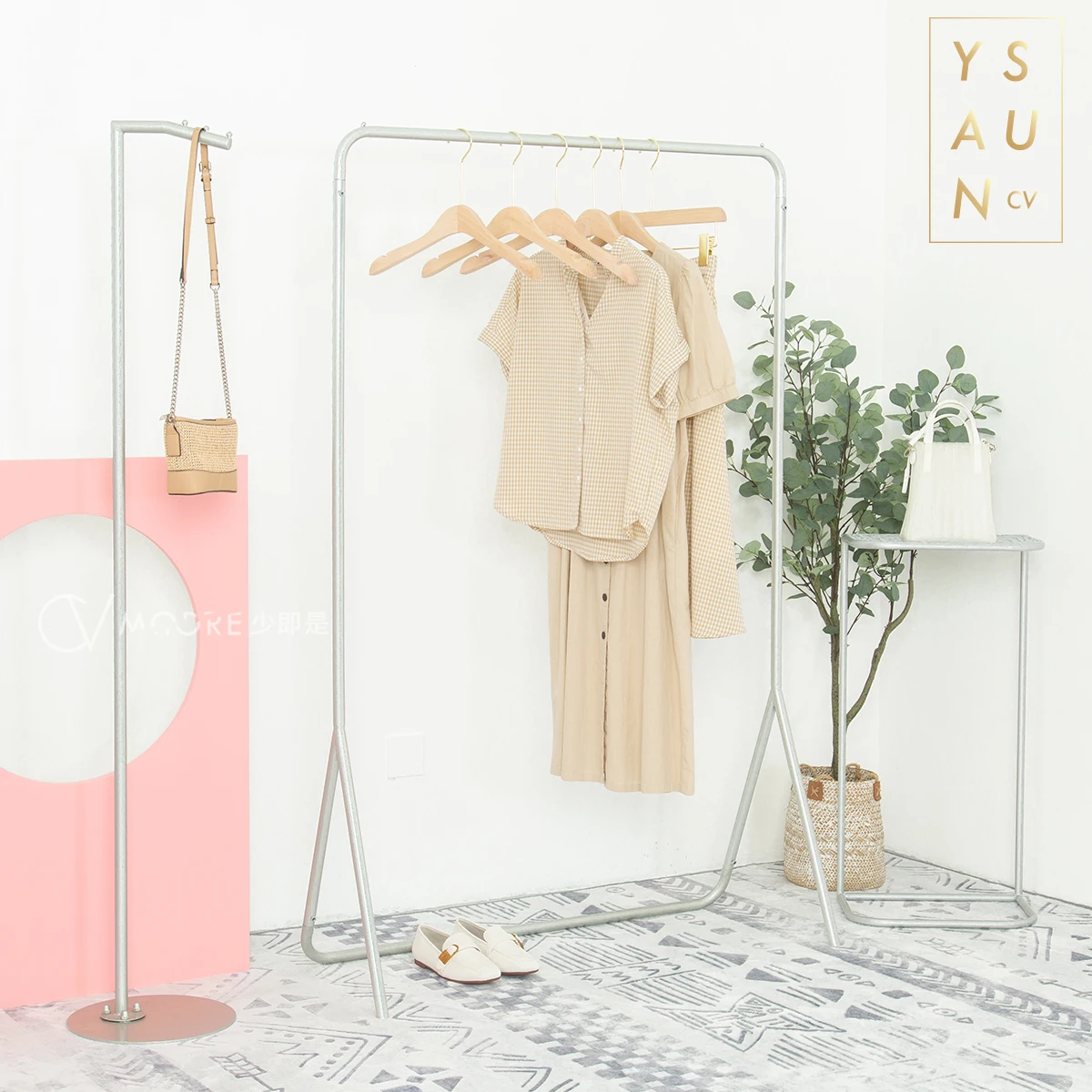 Floor-to-ceiling hanger clothes hanger side hanging women's clothing store clothing rack home clothing coat rack