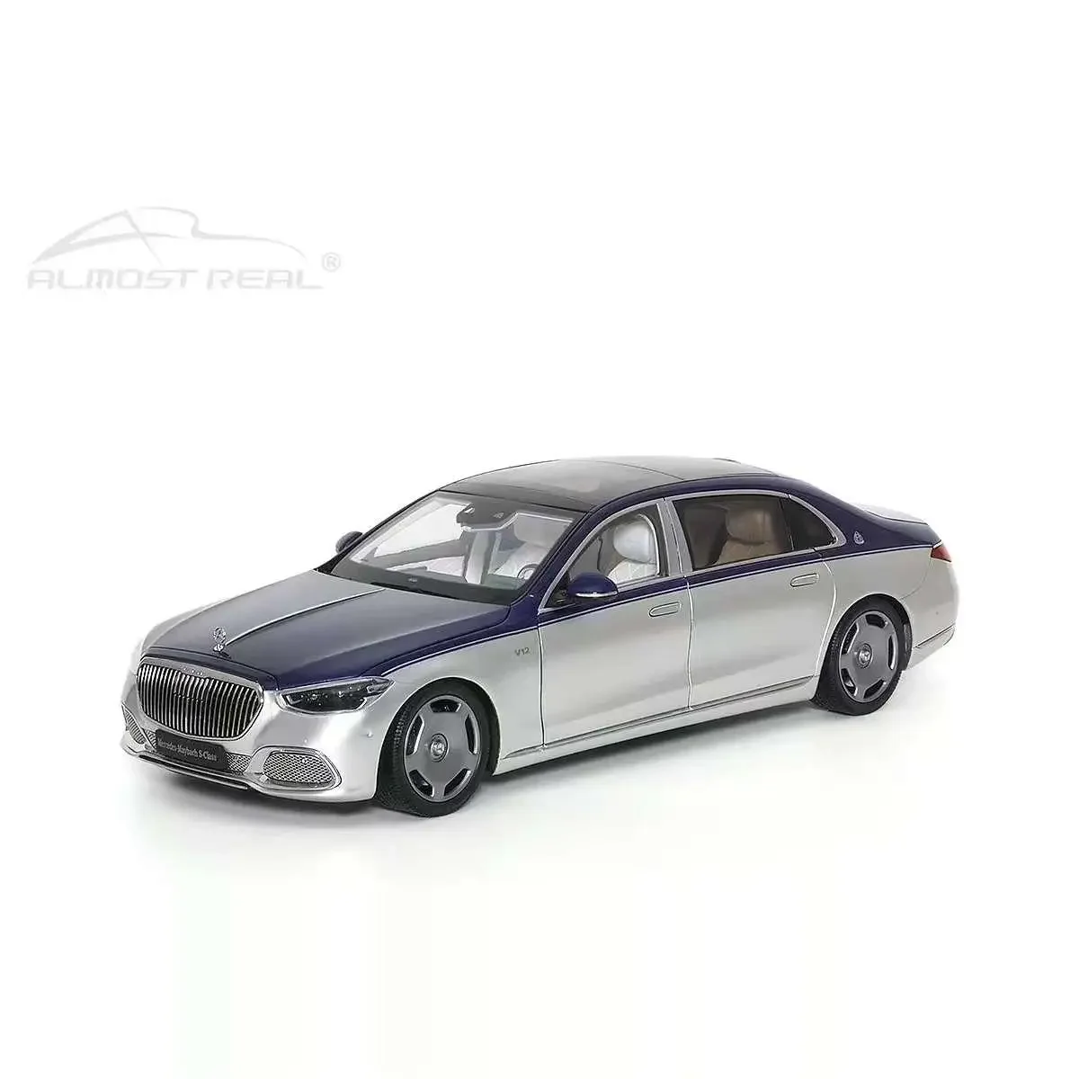 Mercedes Maybach S-Class modelo de carro de porta aberta fundido, coleção de ornamentos, brinquedos de meninos, presentes de férias infantis, 1:18