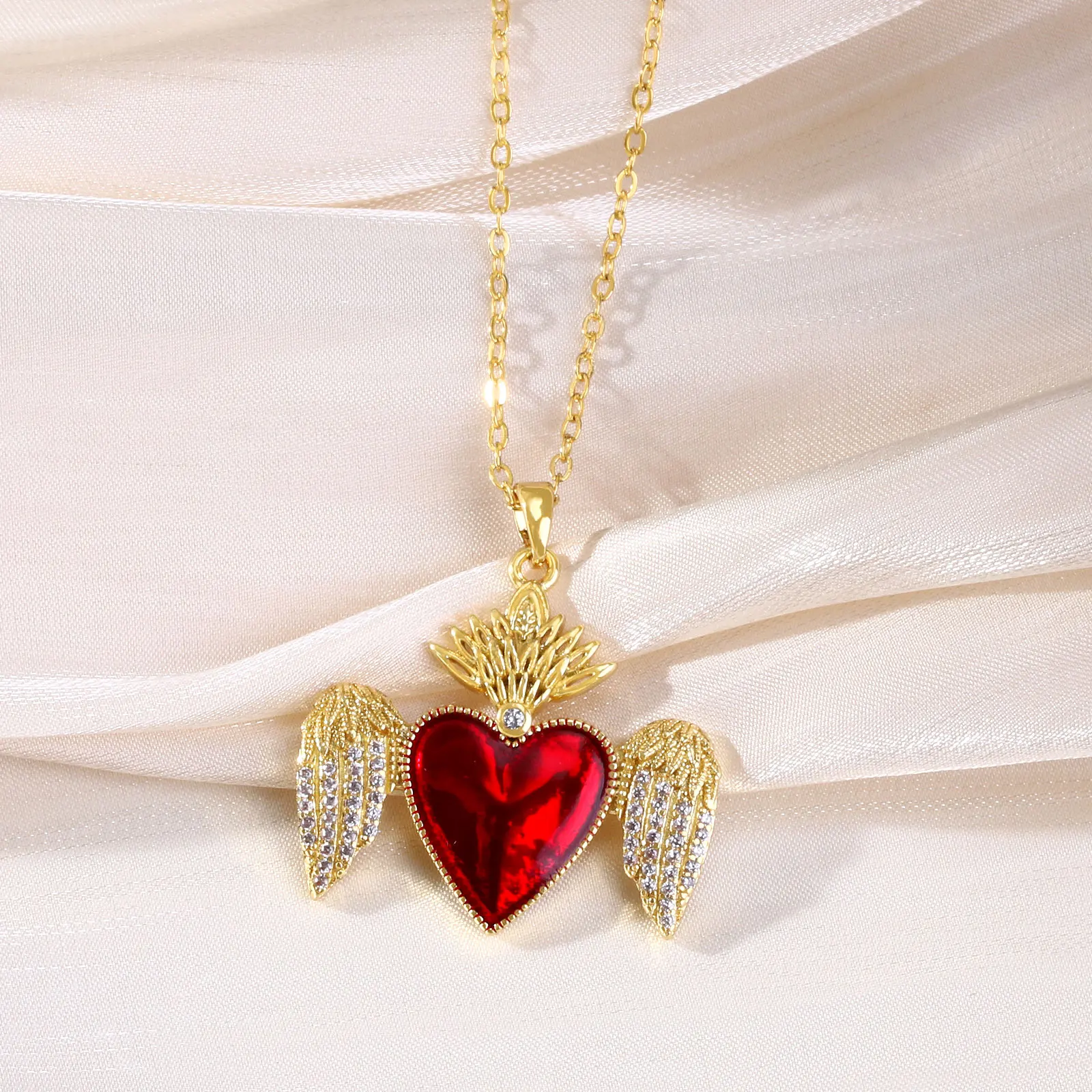 Copper Plated Genuine Gold Series Jewelry Necklaces Heart Shaped Pendant Necklaces for Women Teacher Appreciation Gifts