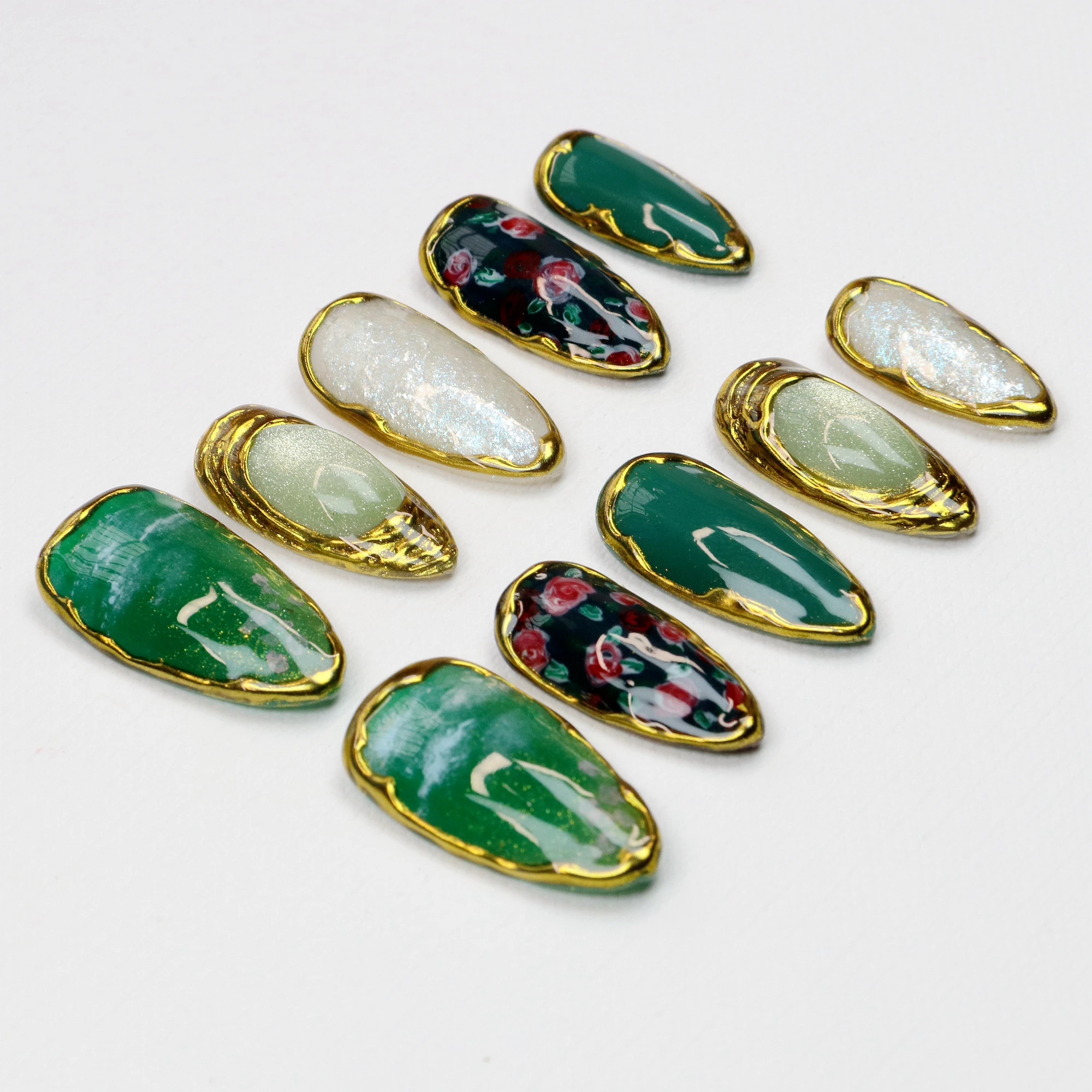 10 pezzi 3D Press Manicure Unghie finte di mandorla media Unico 3D Nuovo taglio dipinto a mano Stampa sulle unghie Design con set di lime per unghie adesive