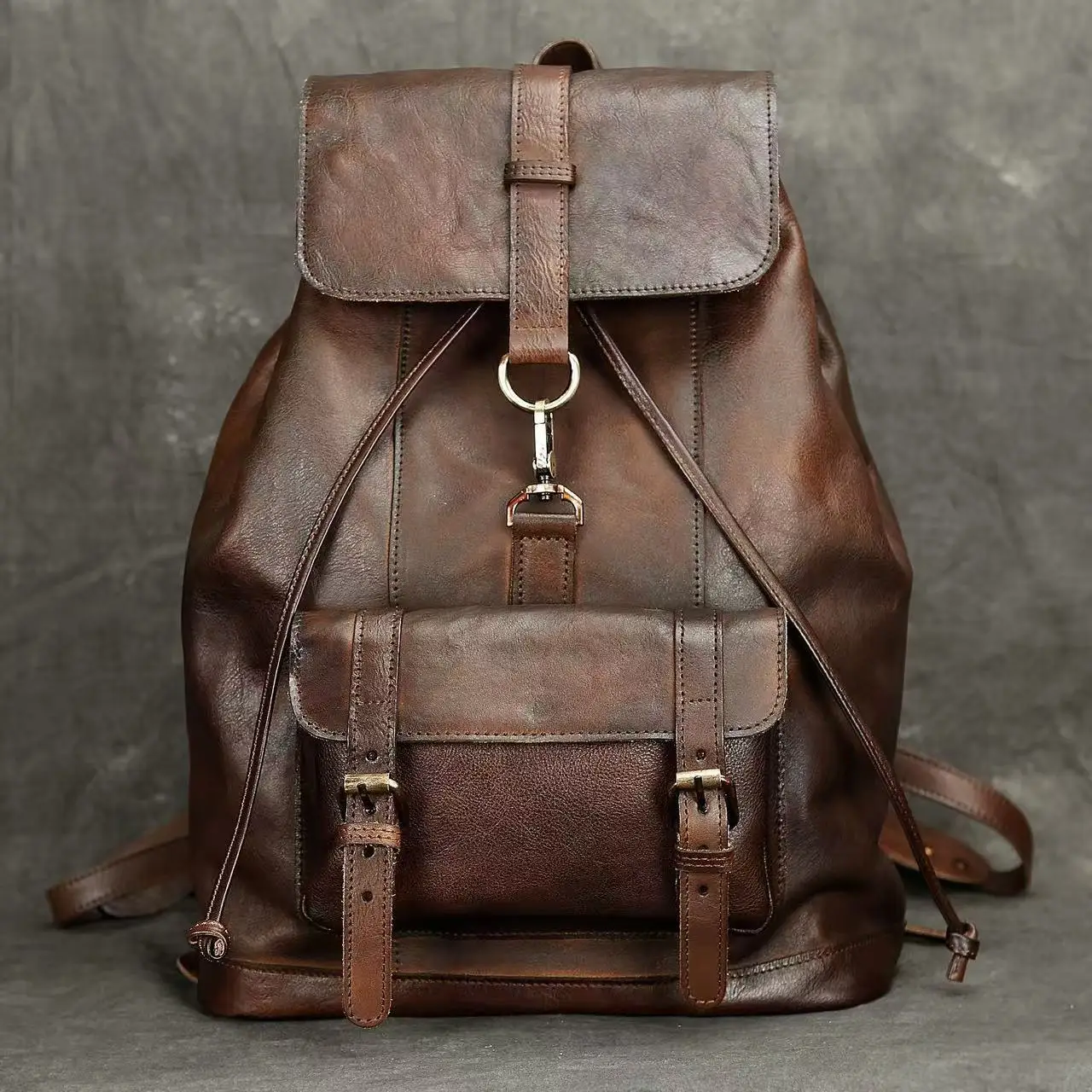 

Vintage Men's Leather Backpack - Full-Grain Cowhide Travel Rucksack with Hand-Rubbed Antique Finish