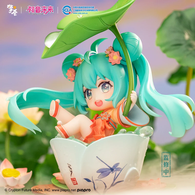 Genuine Hatsune Miku Playing in The Lotus Pond Q Version Collectible Hand Model Desktop Ornaments MIKU Joint Doll Gift