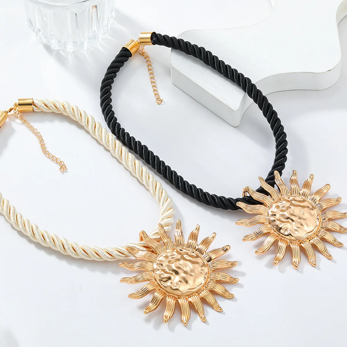 Fashion Vacation Style Alloy Sunflower Pendant Necklace