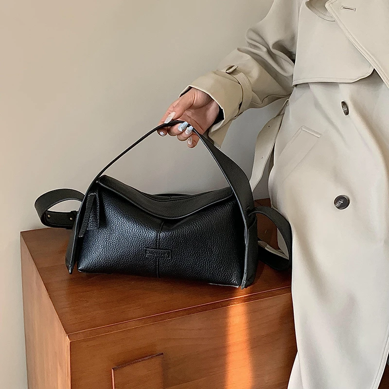 

Elegant Vintage Classic Designer Paris Fashion Leather Tote Bag With Large Capacity For Women Shopper And Messenger Use