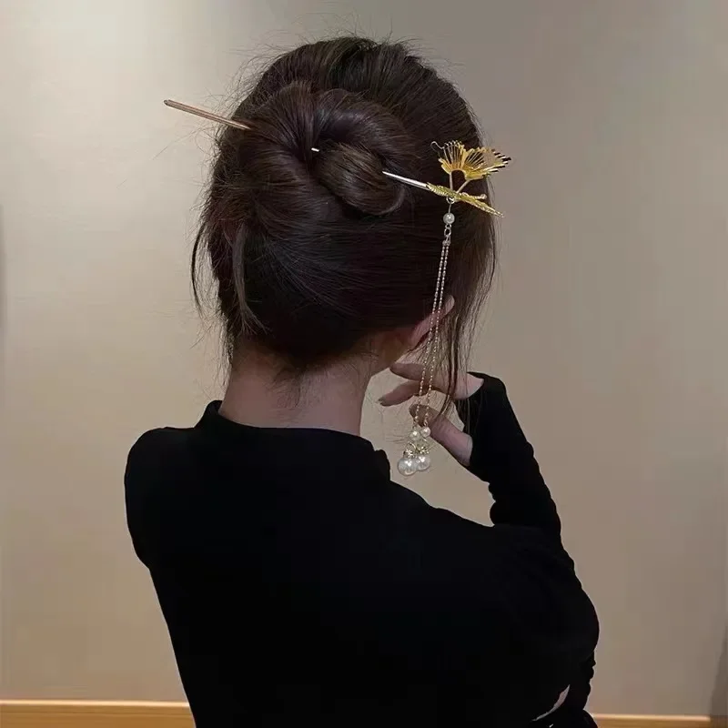 Moving Butterfly Hair Stick Vintage Metal Tassel Step Shaking Move Wing Hairpin Butterfly Bride Jewelry Hair Styling Accessories
