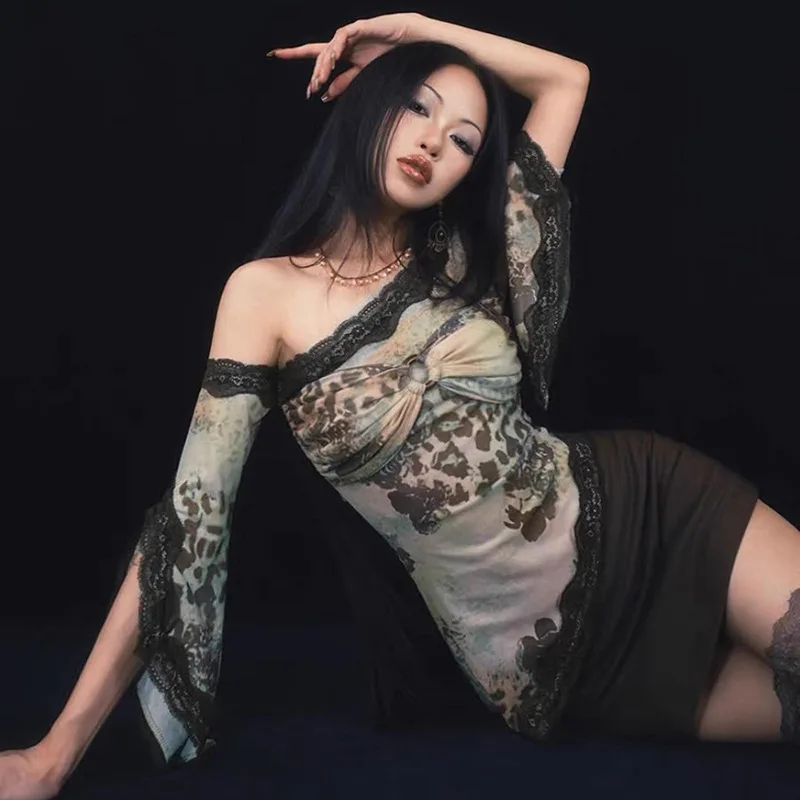 

Female Print Off Shoulder Skew Neck Irregular Tops Shirts Women Y2K Ins Chic Lace Metal Ring Wrap Trendy Vintage Tees T Shirts