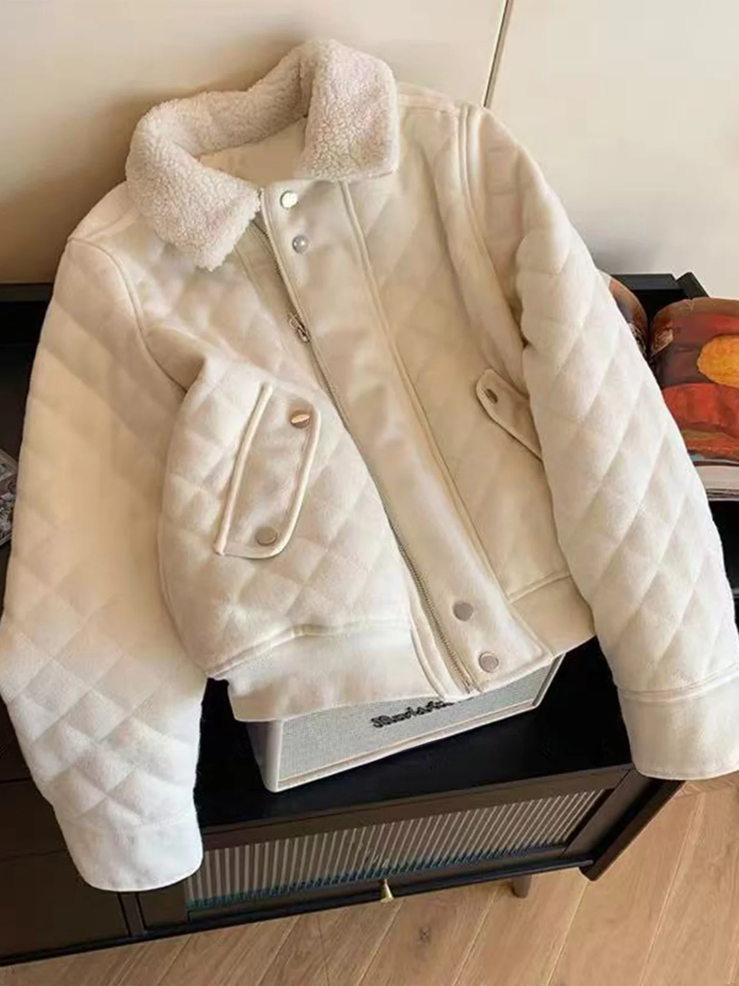 

Ele зимнее женское белое шерстяное стеганое пальто с мехом ягненка, роскошное хлопковое пальто с ромбовидным узором, топ