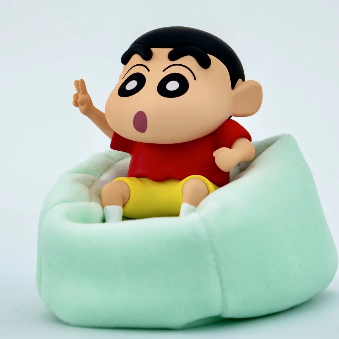 New Genuine Crayon Shin-chan's Cozy Weekend Series Blind Box
