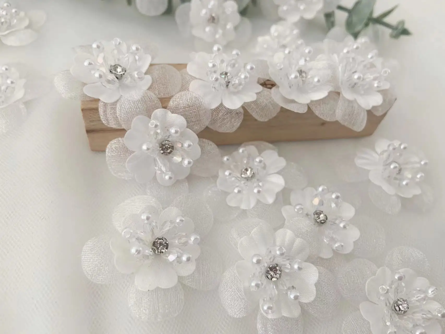 5 Pieces Off White 3D Flowers Beads Applique Rhinestone Floral Patch for Clothing DIY,Wedding Colorful Decor,Pink,Blue,Beige