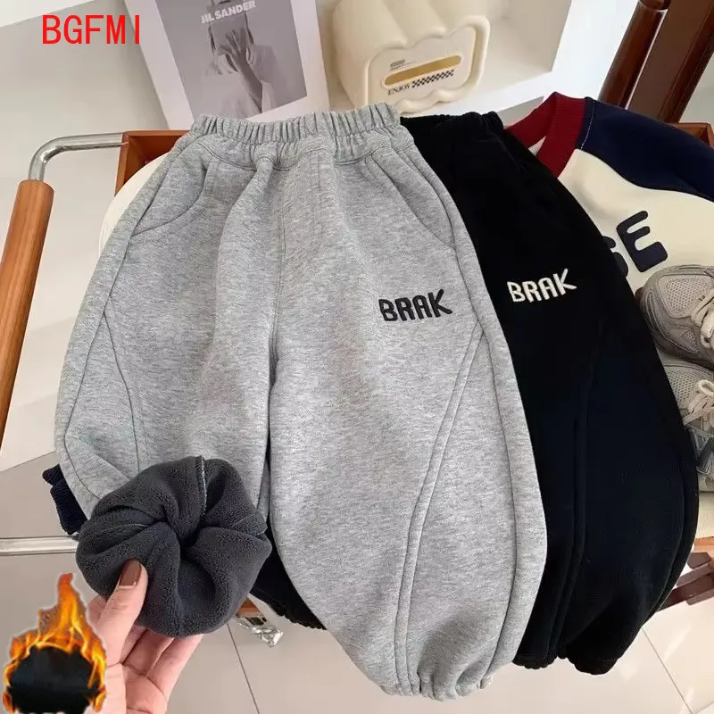 

2025 зимние новые детские цельные бархатные свободные брюки, однотонные повседневные штаны для маленьких мальчиков, прямые штаны для маленьких девочек, универсальная детская одежда