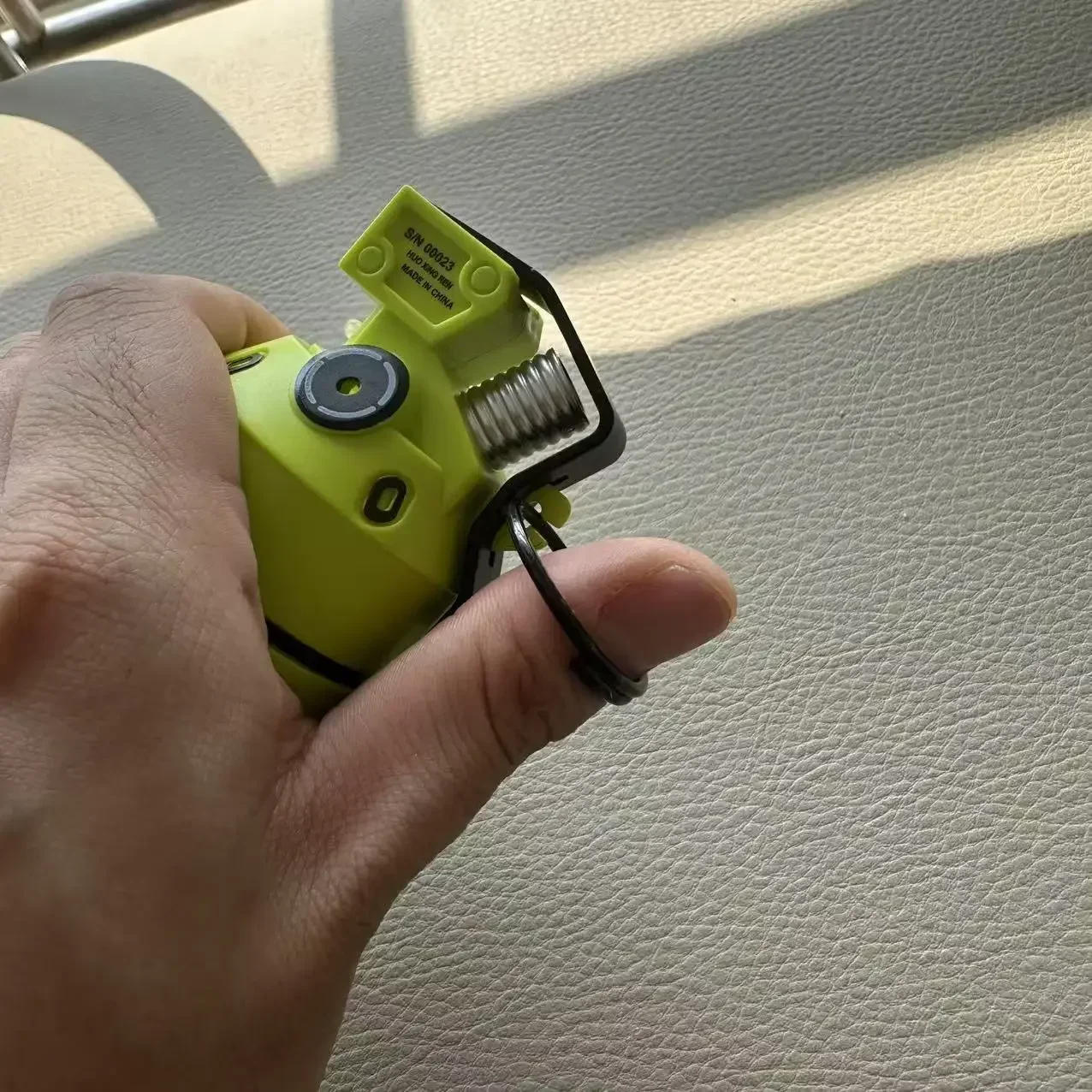 Manueller Zylinder-Pelletwerfer mit Flip-Sicherheitsverriegelung – Tragbares Hand-Schießgerät für Outdoor-Freizeitaktivitäten – Detail 8