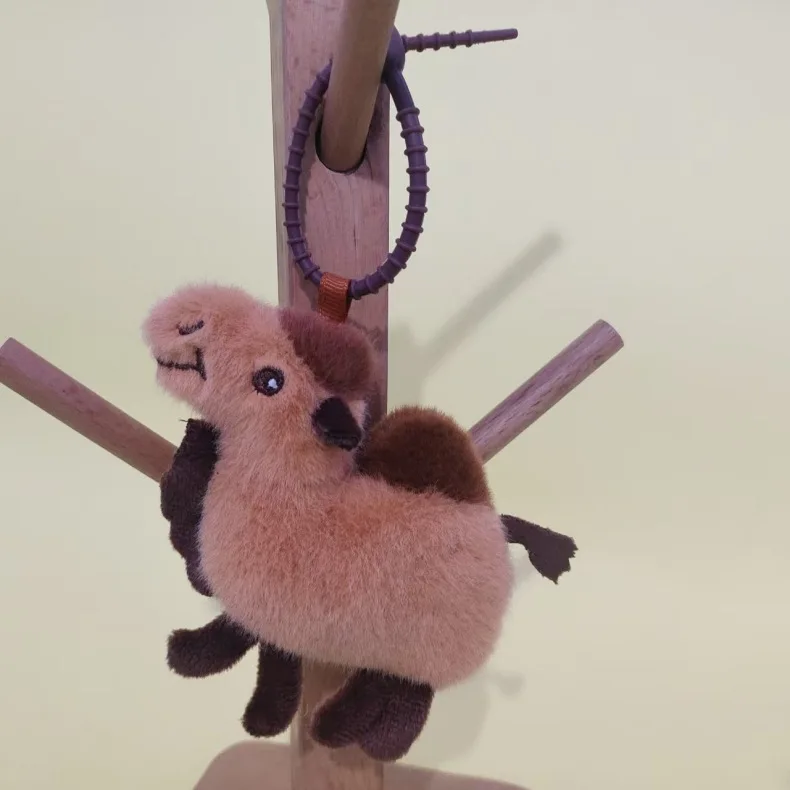 ラクダ人形キーホルダーぬいぐるみペンダントキーチェーンかわいいぬいぐるみバッグペンダントハンドバッグやバックパックの装飾アクセサリー子供のおもちゃ