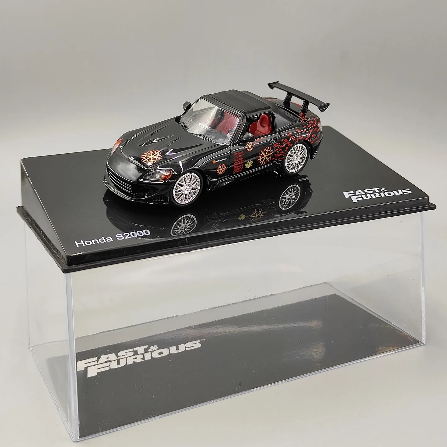 modele-de-voiture-de-course-s2000-en-alliage-moule-sous-pression-a-l'echelle-1-43