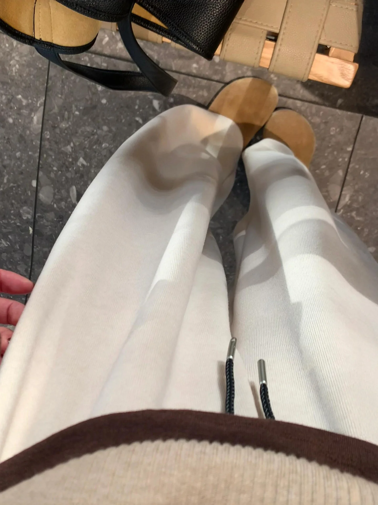 Pantaloni a gamba larga a vita alta Pantaloni invernali comodi e dimagranti foderati in Fce dal taglio dritto casual da donna in colore beige