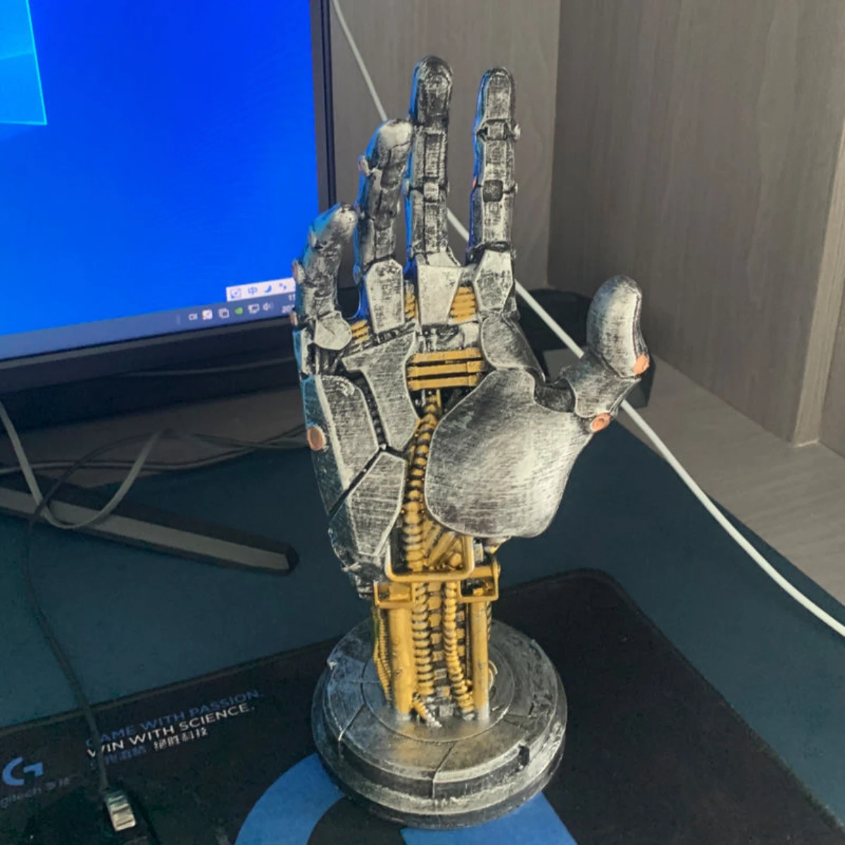 Cyberpunk Mechanical Arm Switch Handle Storage Computer Competition Desktop Stand Resin Ornament for Boys