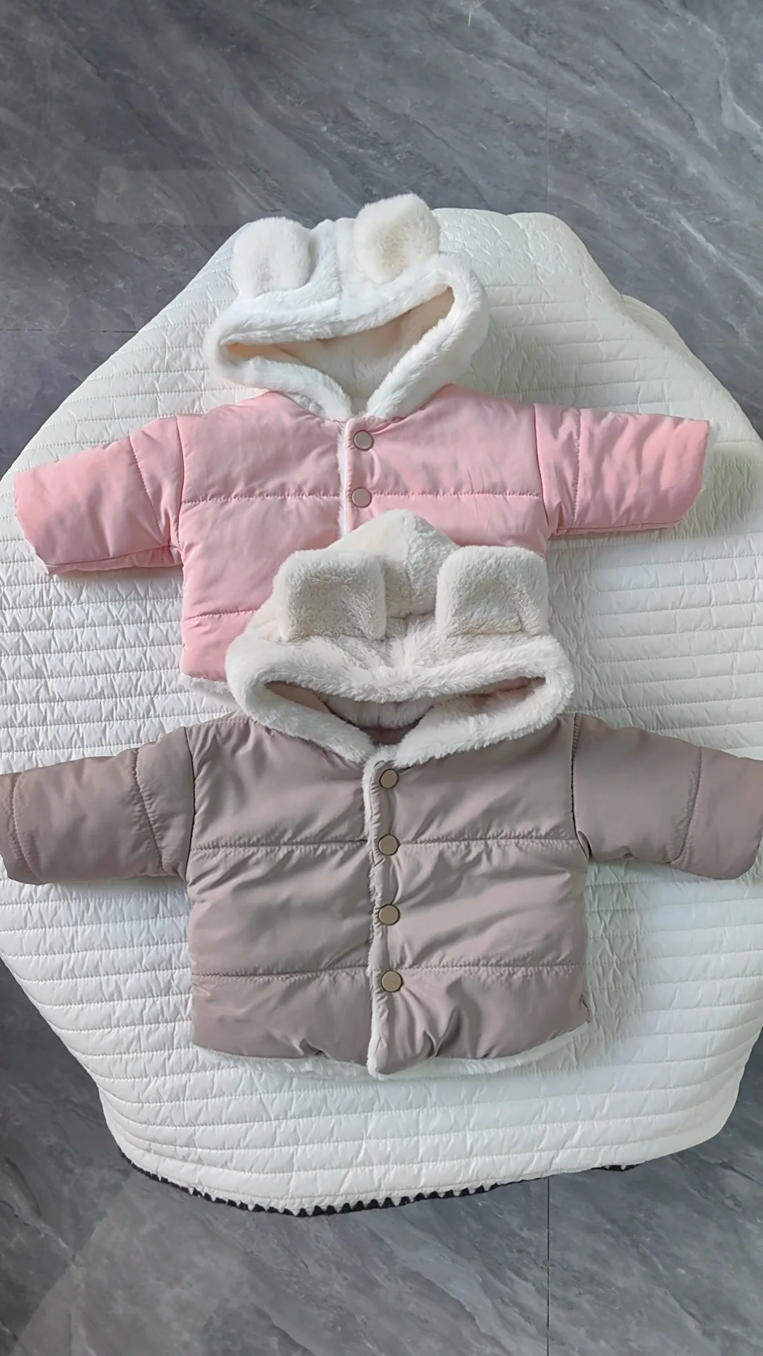 

2024 зимнее детское флисовое толстое пальто, однотонное бархатное теплое пальто с капюшоном для малышей, детская одежда для детей 0–3 лет