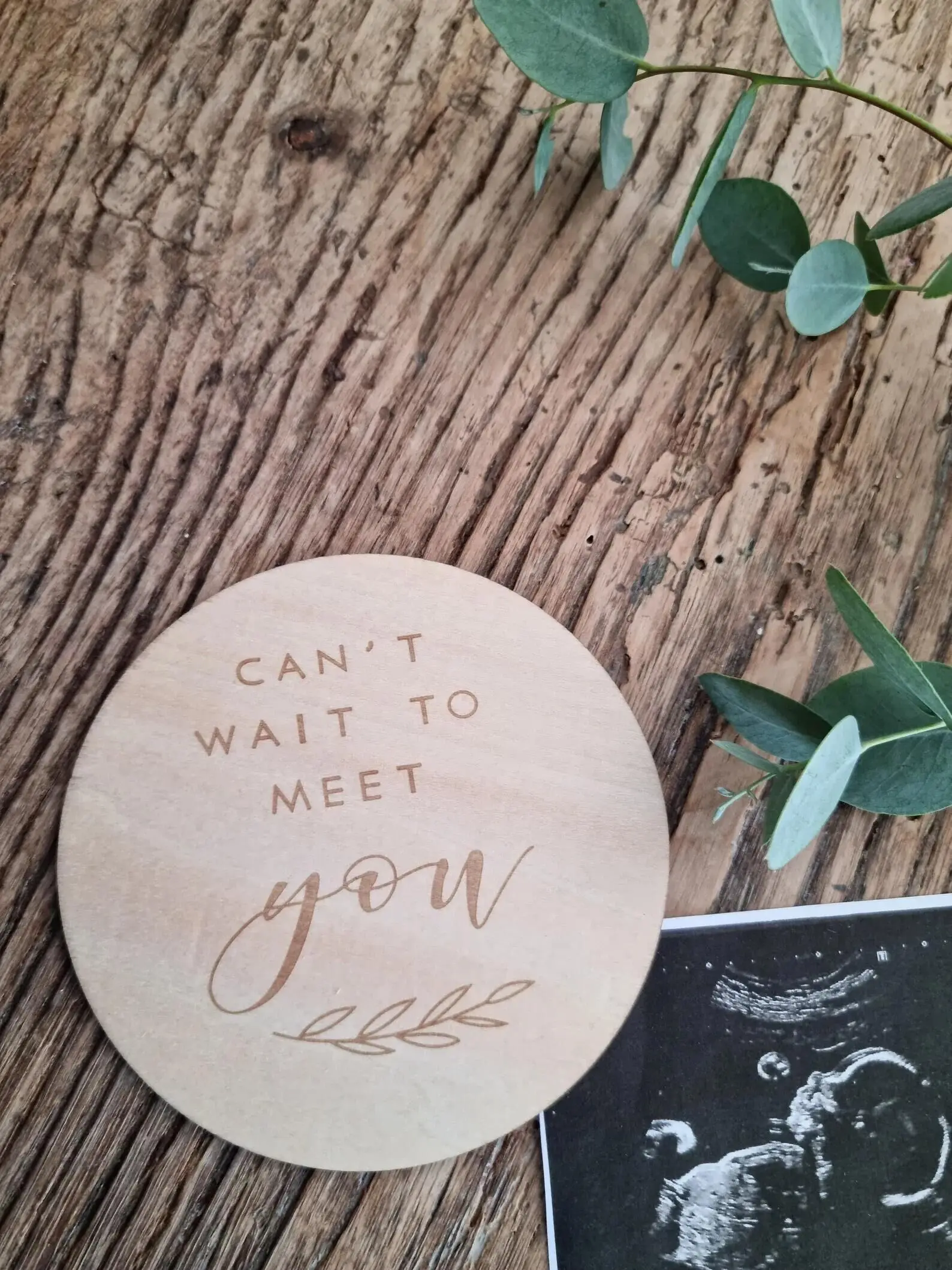 1pcs  Can\'t Wait to Meet You wooden New Baby Announcement Disc Plaque Pregnancy Reveal Sign