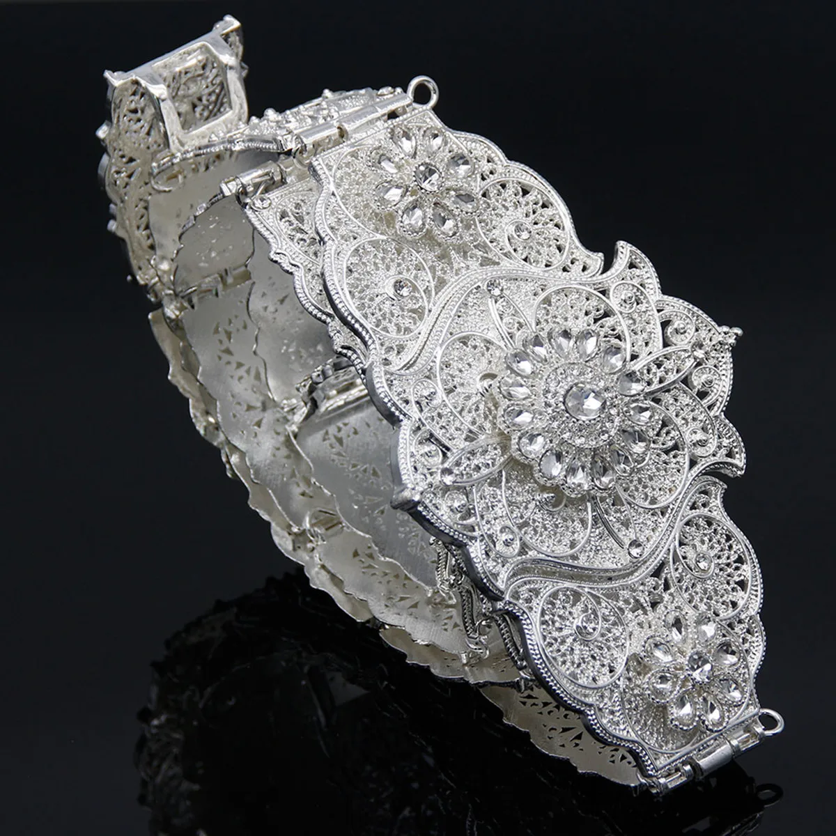 حزام ذهبي سلسلة الخصر مطعمة حجر الراين تصميم مجوف ذكي جو كريمة جو الشرق الأوسط مجوهرات حزام مأدبة الزفاف