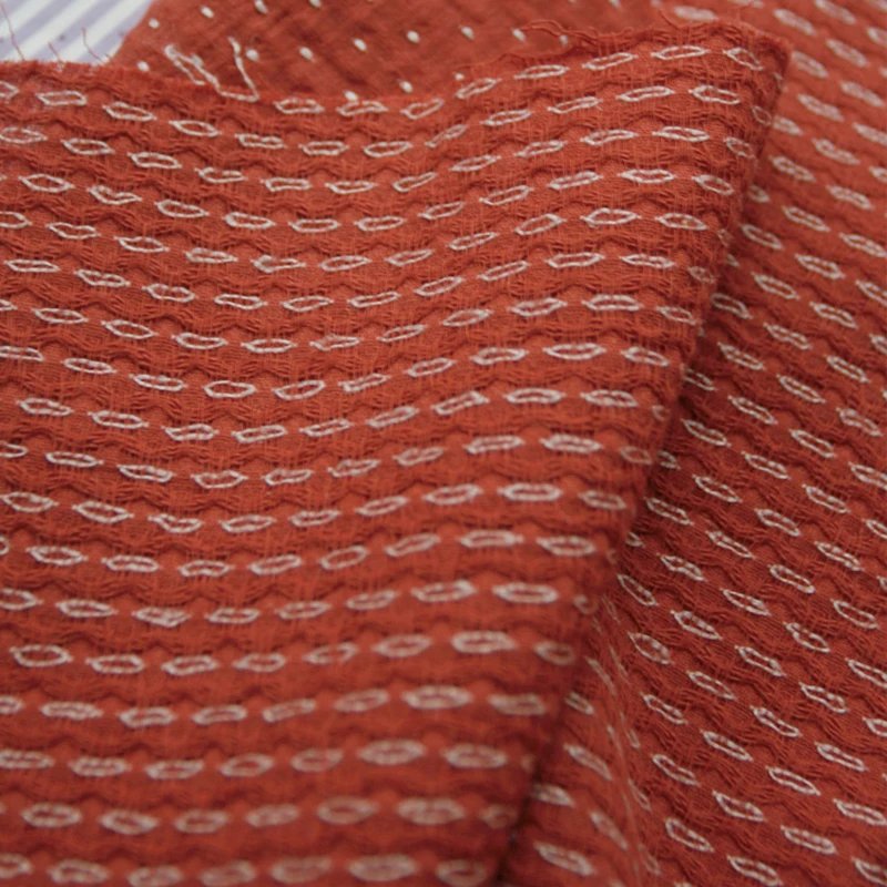 50 cm süße Schneesamen Stickerei Dot Jacquard Baumwollstoff Retro Kinderkleidung Puppenkleidung handgemachte DIY Stoff 140 cm breit