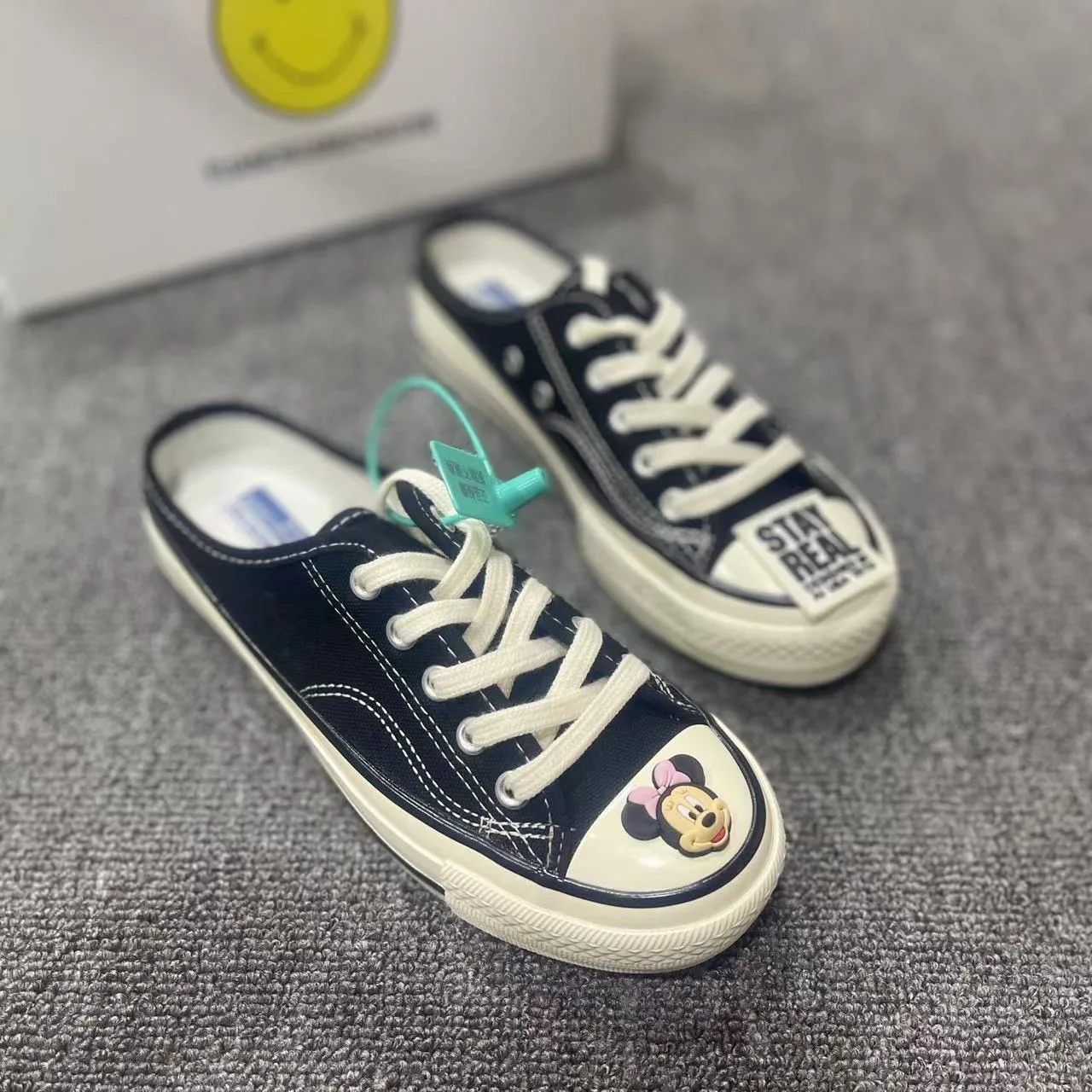 

Diseny New cartoon Minnie Mickey Mouse student Casual Shoes girls Canvas shoes gift