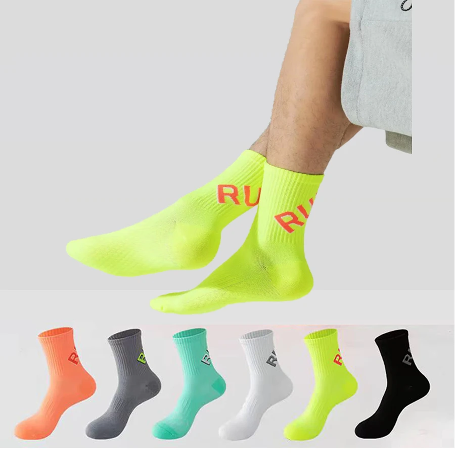 Running Socks Unisex Men Women Middle Tube Quickly Dry Outdoor Sports Marthon Bike Riding Fitness Training Crew Socks