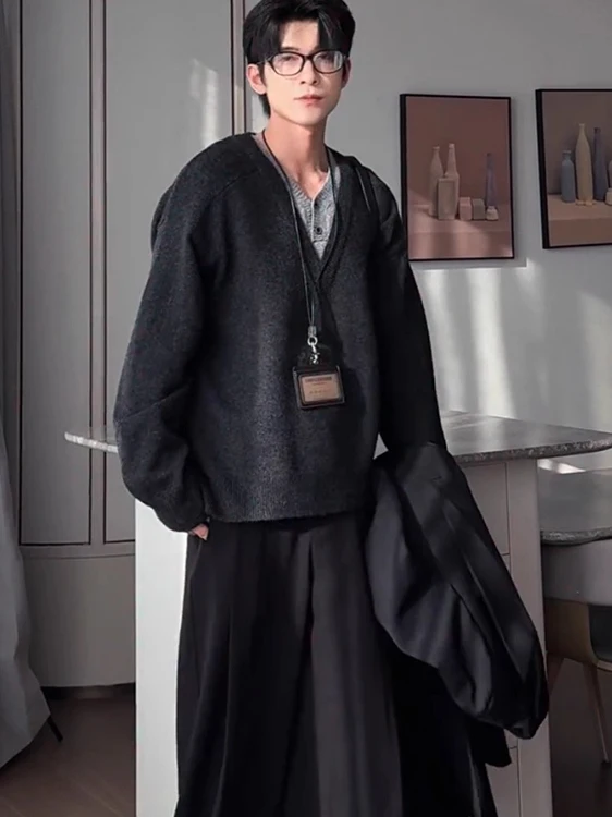 

New Rich Sle V-Ne Fake Two-Piece Knitwear Men's Autumn Winter Lazy High-End CleanFit Knitted Sweater Coat Regular Fit