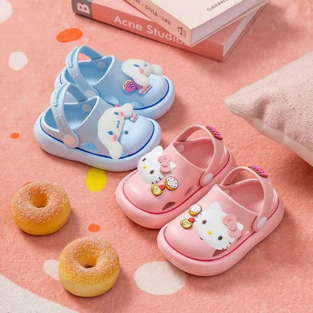 

Детские тапочки Sanrio Kuromi Hello Kitty My Melody Cinnamoroll для мальчиков, нескользящие домашние тапочки на мягкой подошве, садовая обувь