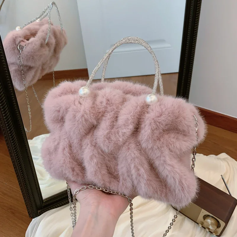 Sense of Luxury Plush Square Shoulder and Crossbody Bags Exquisite High Quality Fashion Versatile Chains Handbags for Women 2024