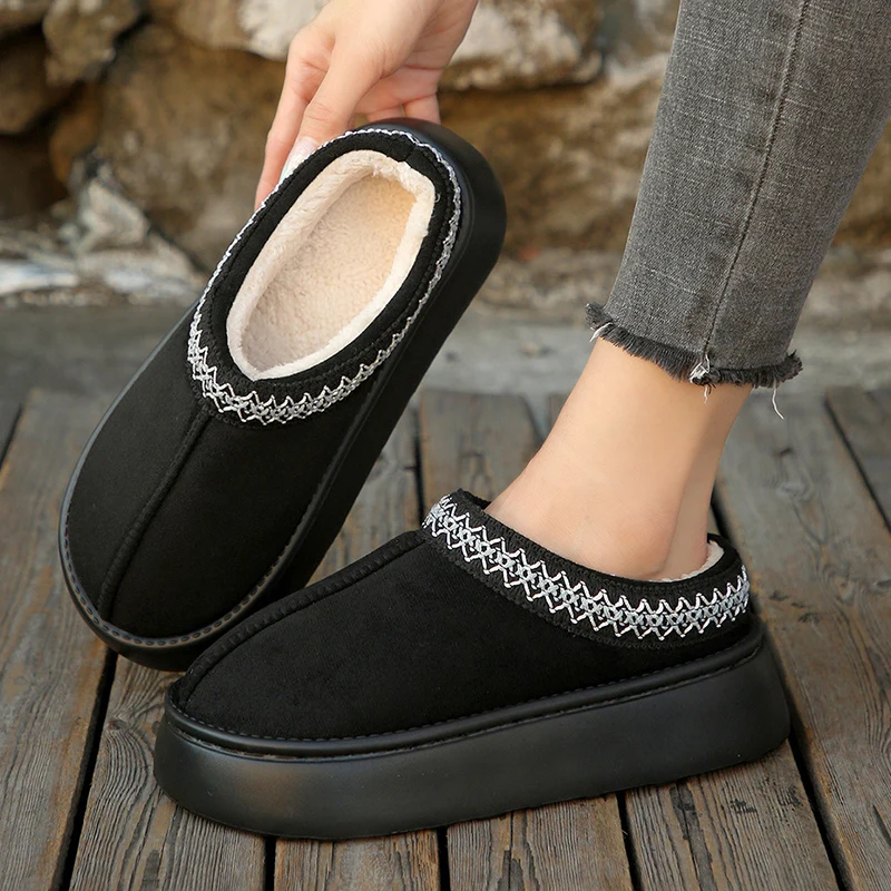 2026 Winter Thick Platform Plush Slippers Women Lightweight Soft Sole Warm Cotton Padded Shoes Woman Non Slip Home Fluffy Slides