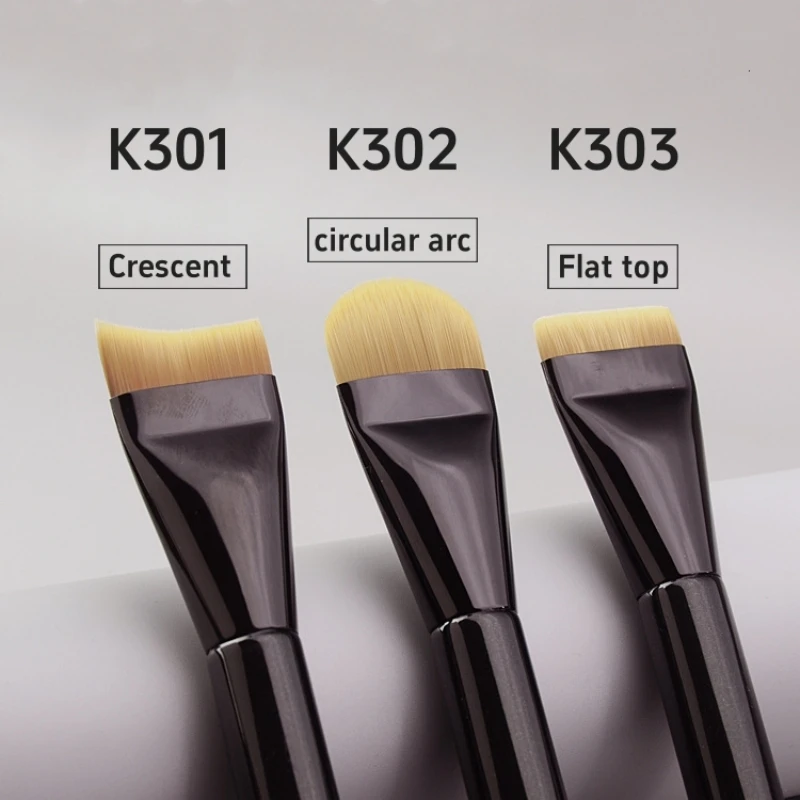 فرش مكياج كريم الأساس فائقة النعومة وشعيرات نايلون لا تسبب الحساسية، فرشاة كريم أساس ذات قوس مسطح مثالية لتحديد الوجه