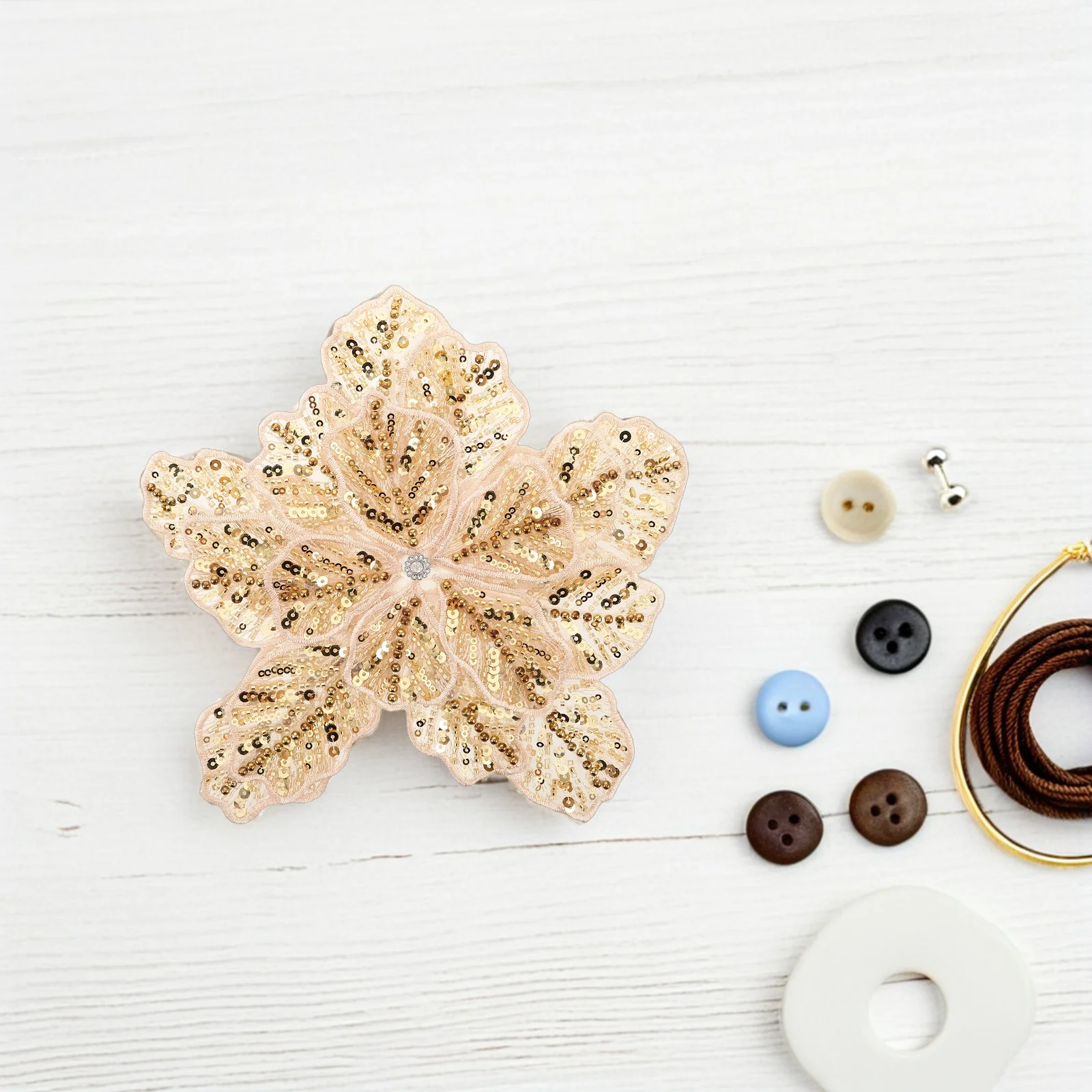 

Flower Sequined Appliques Beaded Embroidery Poinsettia Appliques Floral Sewing Patches Decorative for Garment Curtain Clothing