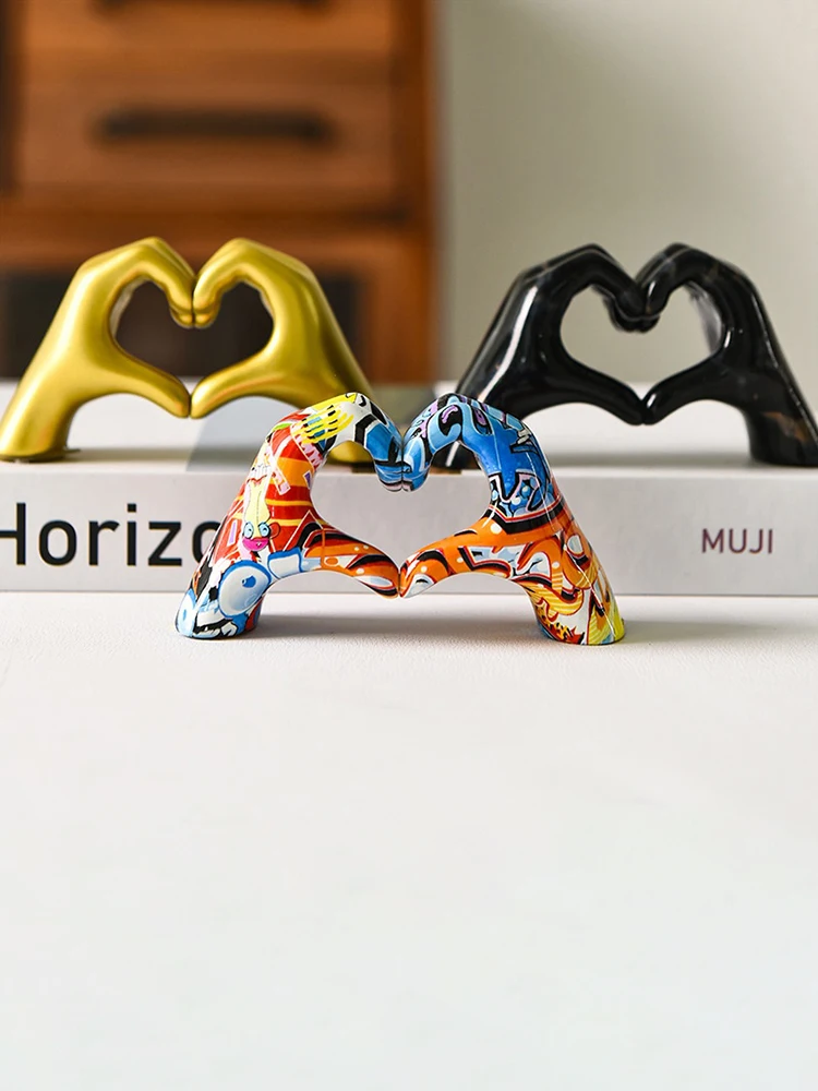 Statue de geste de cœur en résine Graffiti créatif, décoration de maison, Statue nordique en forme de cœur pour petite amie, cadeau de saint valentin