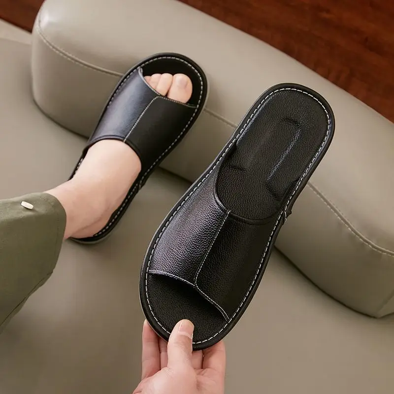 

Мужские летние тапочки из натуральной кожи с противоскользящей мягкой подошвой, дезодорирующие, для дома и повседневной носки, сандалии для улицы и дома.