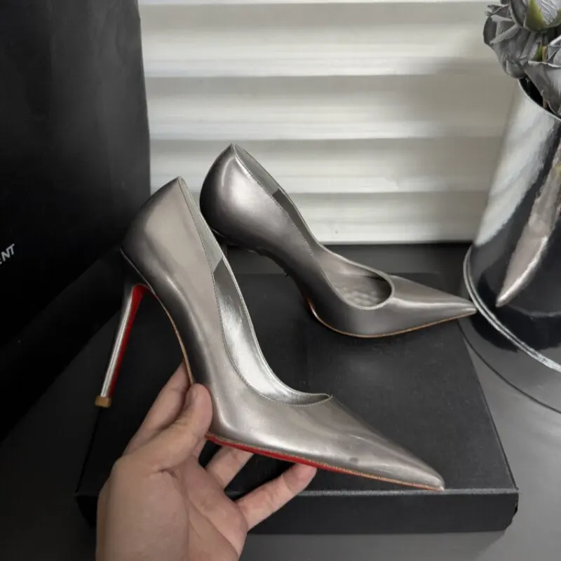

New silver gray high heels for women with a 12cm slim heel exuding a high-end and non tiring style. Shallow mouth pointed single
