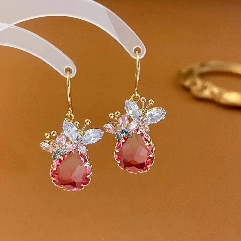 Mode Prachtige Handgesneden Vlinder Roze Synthetische Zirconia Hanger Dangle Oorbellen Dames Elegante Banket Bruiloft Sieraden - afbeelding 2