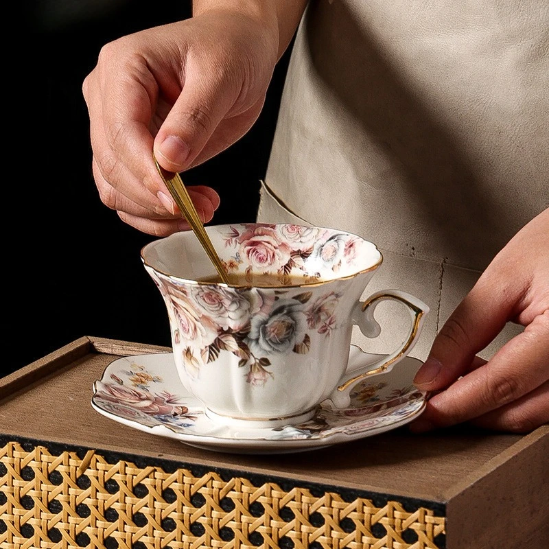 French Style with Gold-plated Lace Edges Ceramic Cup Plates Coffee Mugs Afternoon Tea Cup Art Drinking Utensils Perfect Gifts