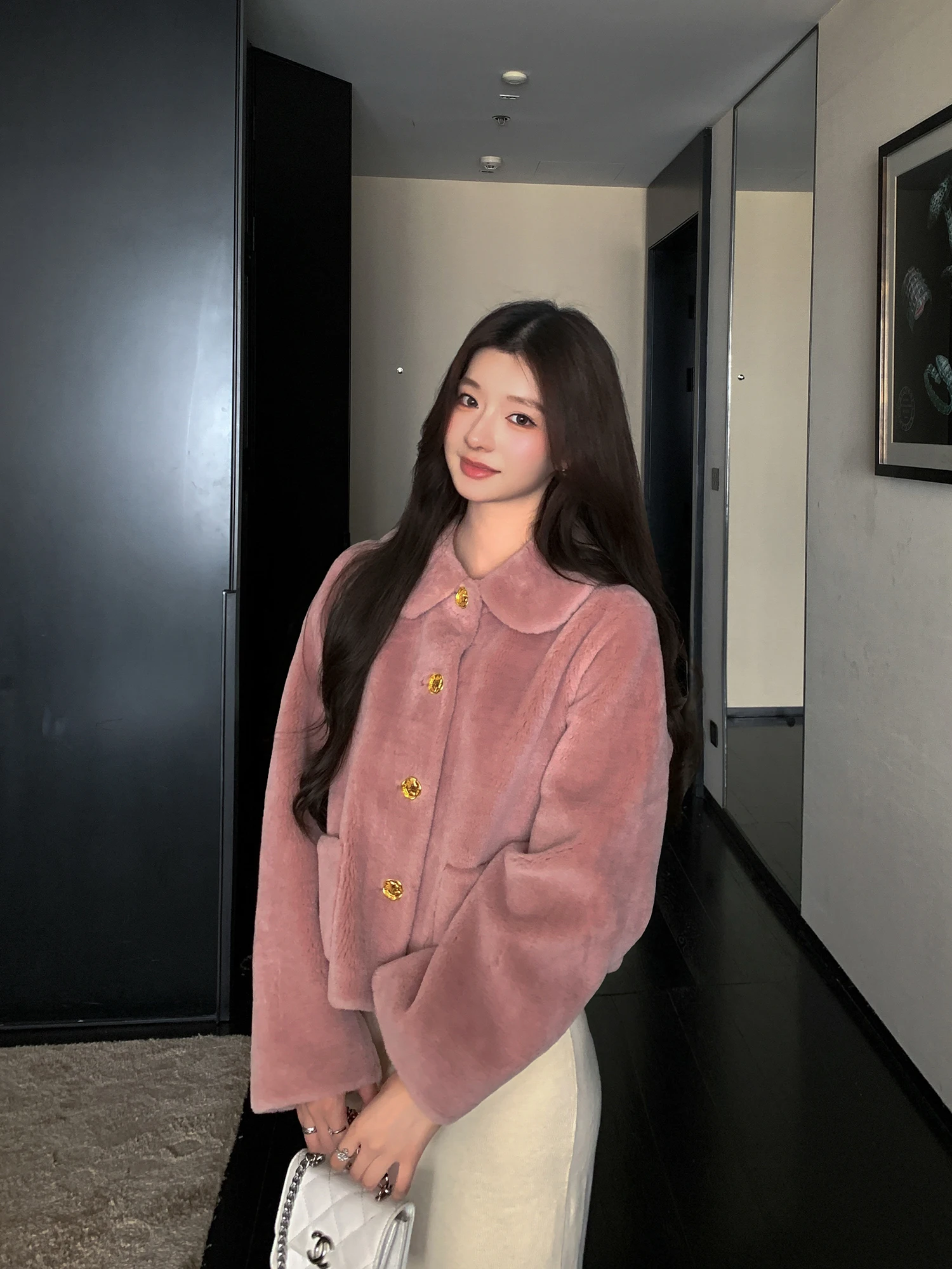 Lmlove 冬用ショートラムファージャケット レディース 2025年新作 レザーとファー一体型 小香風ファーコート 通勤スタイル