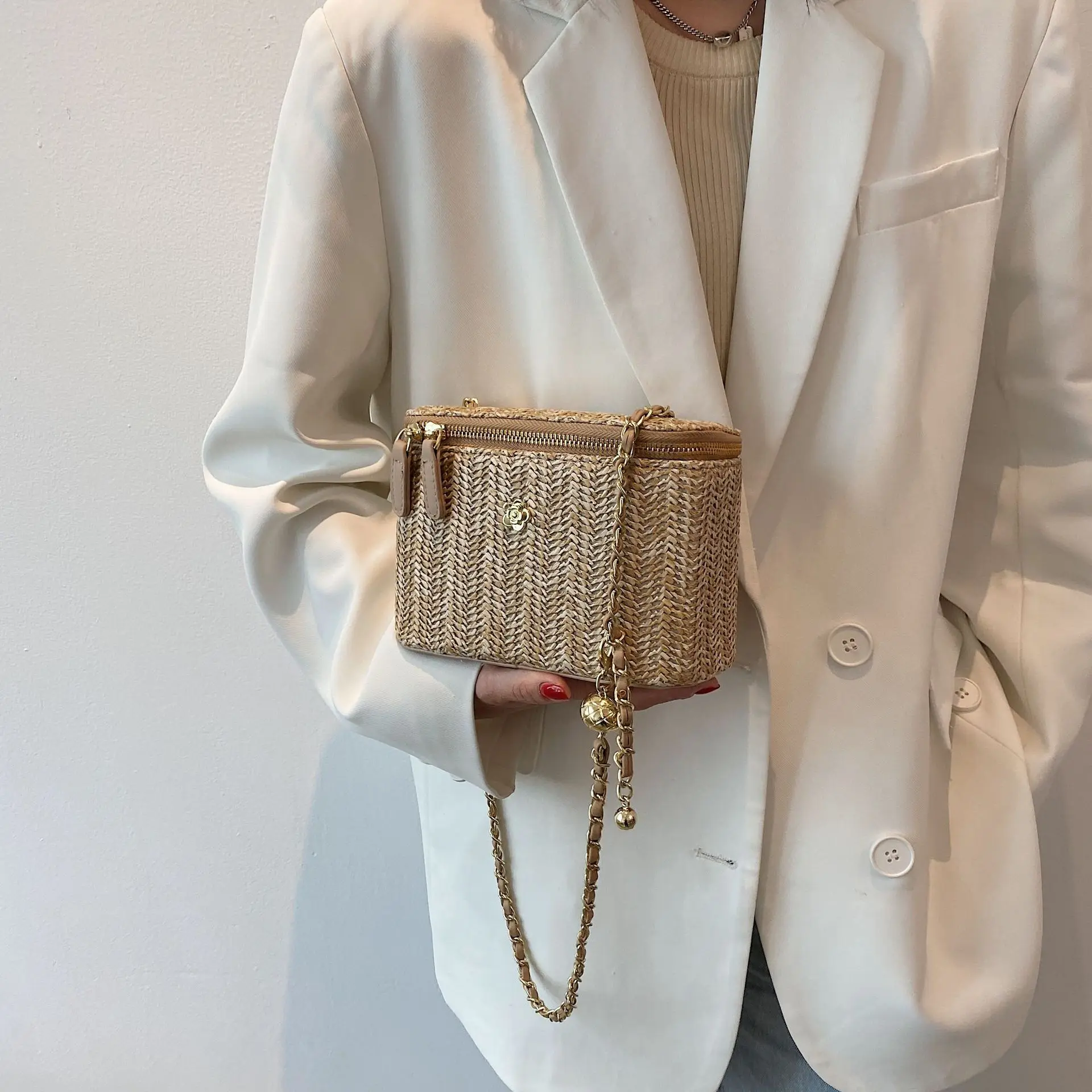 2026 Sommer Mini Stroh-Bucket-Crossbody-Tasche für Damen – Geflochtene Damenhandtaschen und -geldbörsen mit Kette, einfache Umhängetaschen – Detail 18
