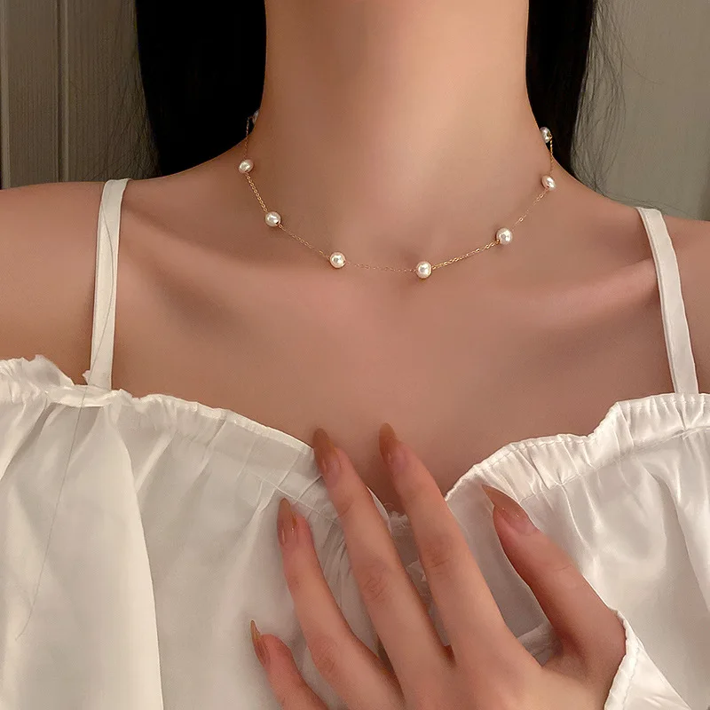 Gold Plated Freshwater Pearl Chokers Necklaces for Women French Temperament Collarbone Neck Chain Charms Banquet Dress Jewelry V